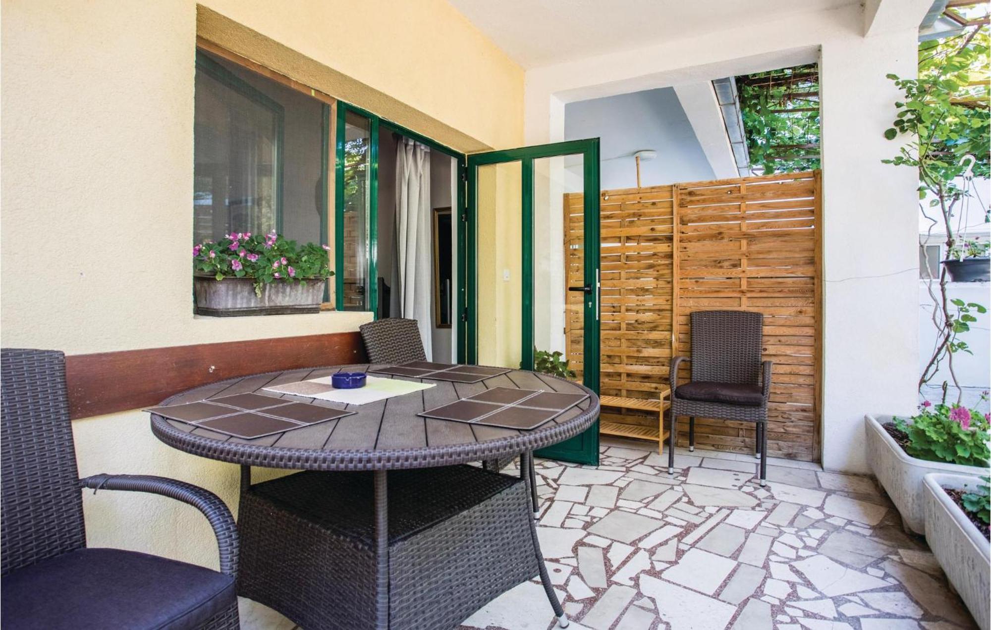 Awesome Apartment In Klek With Kitchen Exterior foto